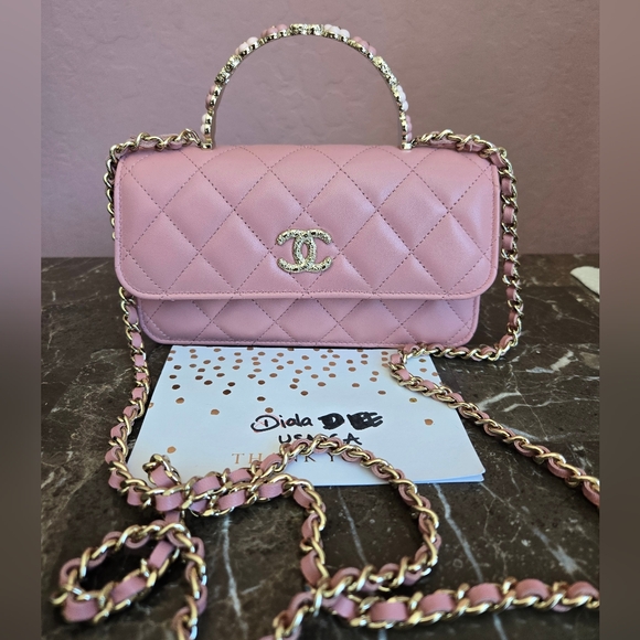 CHANEL Phone Holder With Chain. - Picture 1 of 16